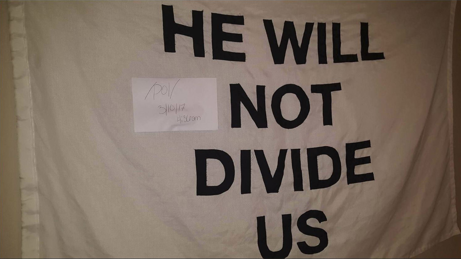 Vide me. Шайа ЛАБАФ флаг. He will not Divide us. Will he. Come and take it.